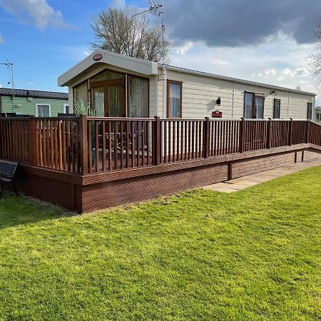 Beautiful 2 Bedroom Helmsley Lodge Northampton Luaran gambar