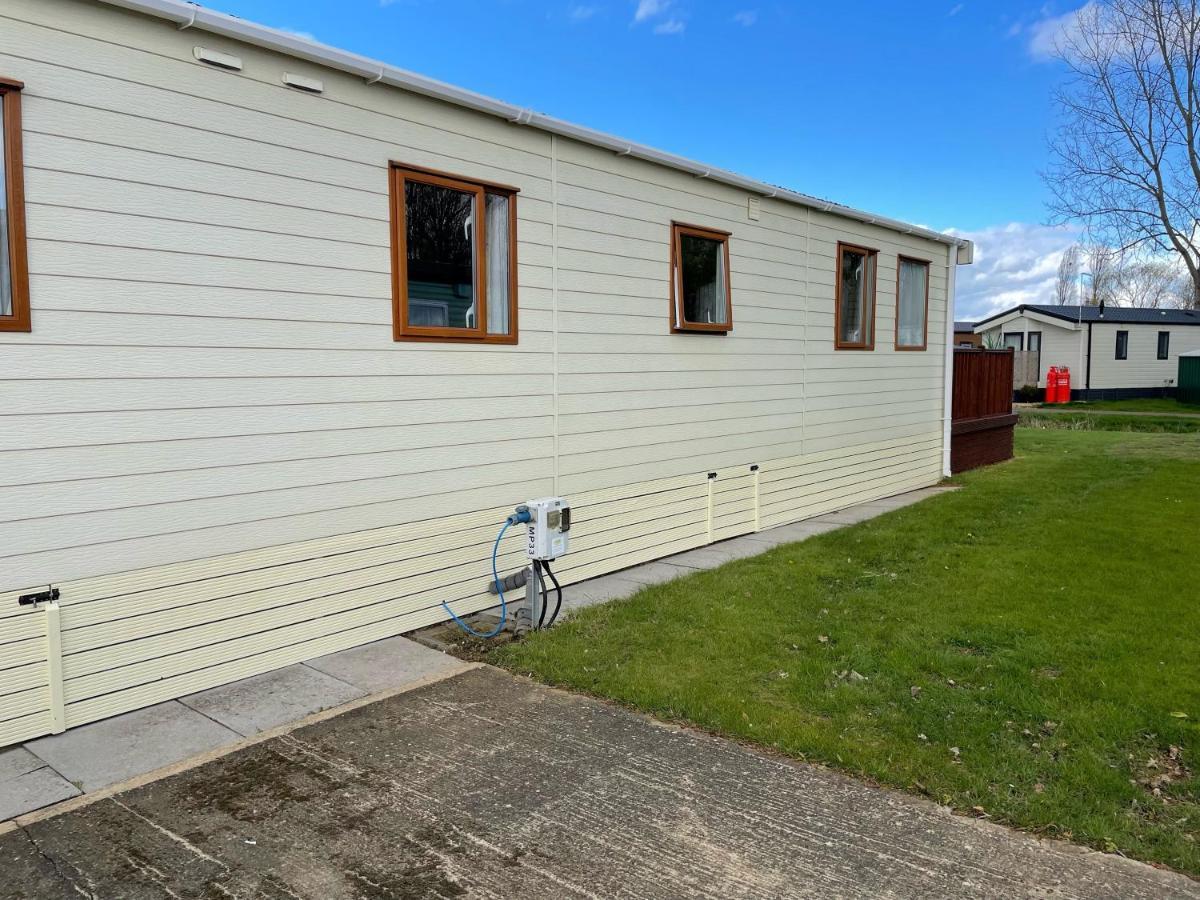 Beautiful 2 Bedroom Helmsley Lodge Northampton Luaran gambar