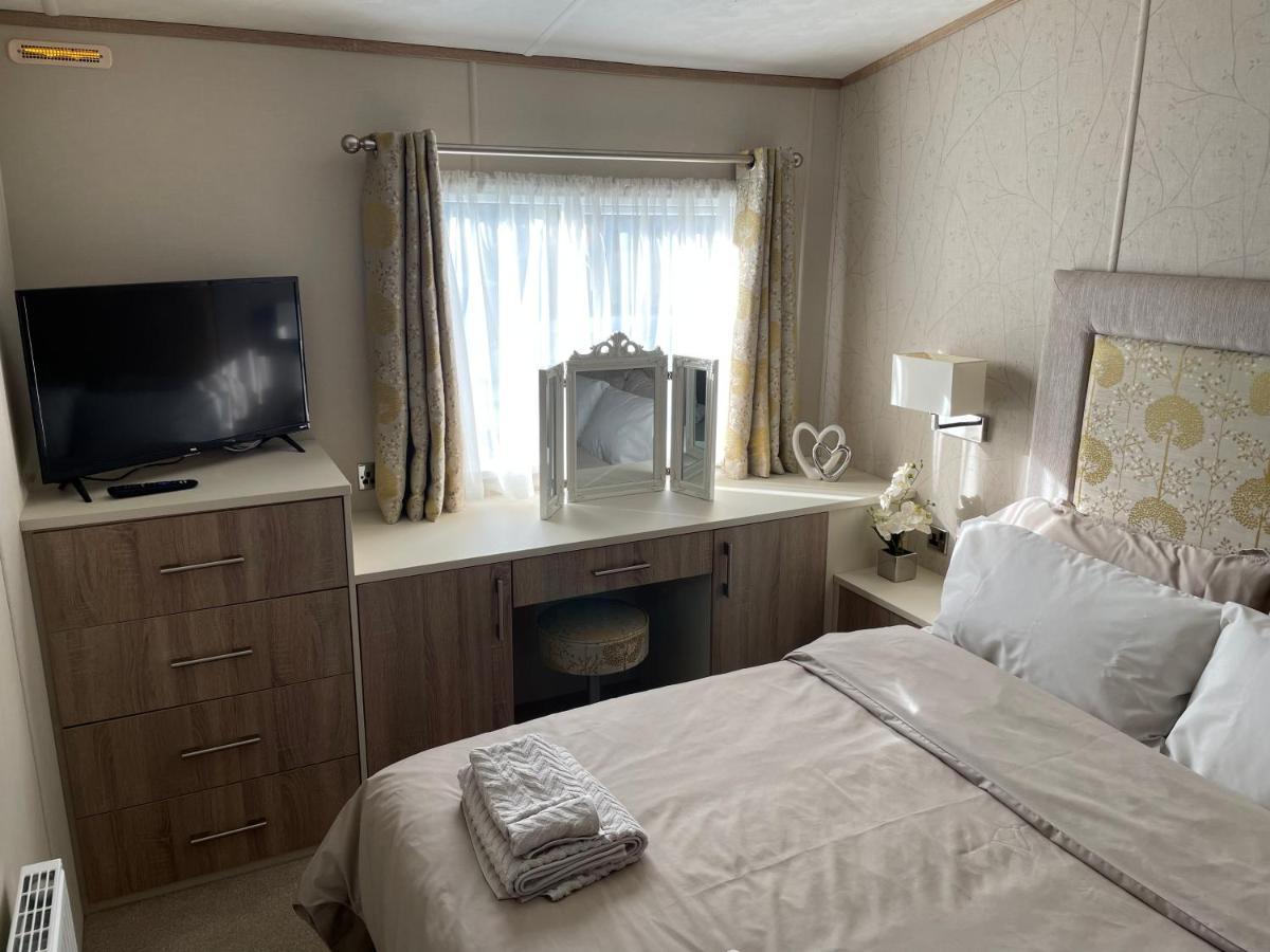 Beautiful 2 Bedroom Helmsley Lodge Northampton Luaran gambar