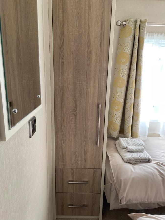Beautiful 2 Bedroom Helmsley Lodge Northampton Luaran gambar