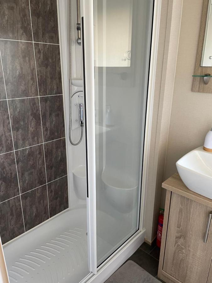 Beautiful 2 Bedroom Helmsley Lodge Northampton Luaran gambar